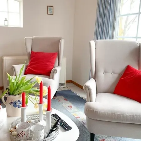 Weisse Reetdachkate * Osterhever