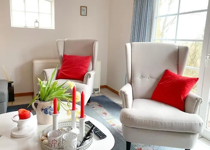 Weisse Reetdachkate * Osterhever